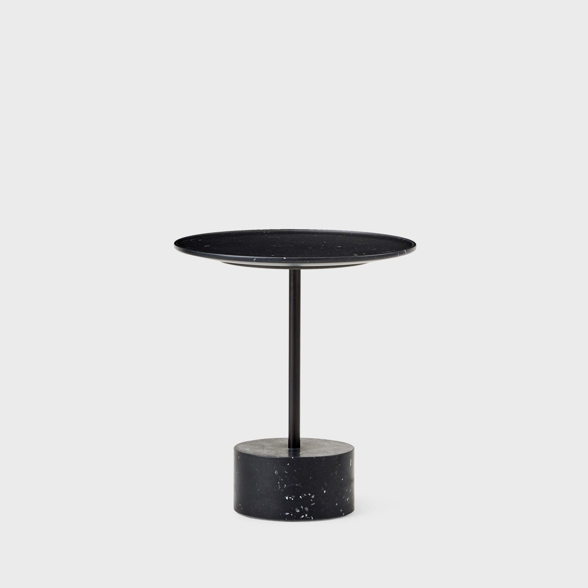 Cassina_9_17inchLow_BlackMarqu