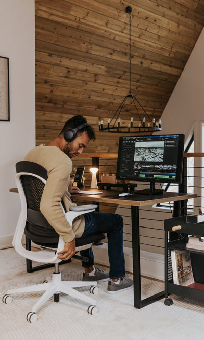 Elements Desk in lifestyle shot